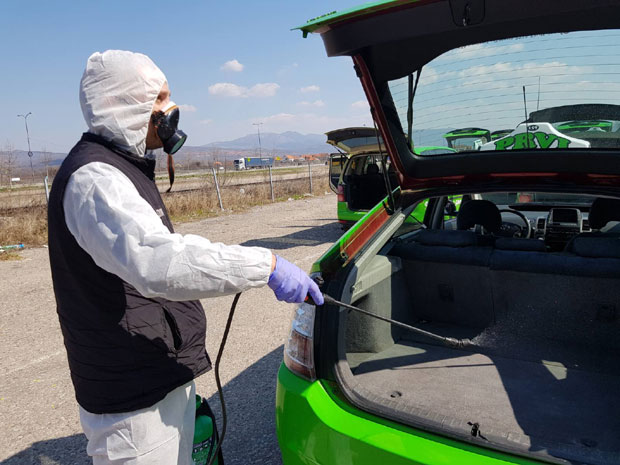 Нишки таксисти на висини задатка у време епидемије, али имају једну недоумицу (ФОТО)